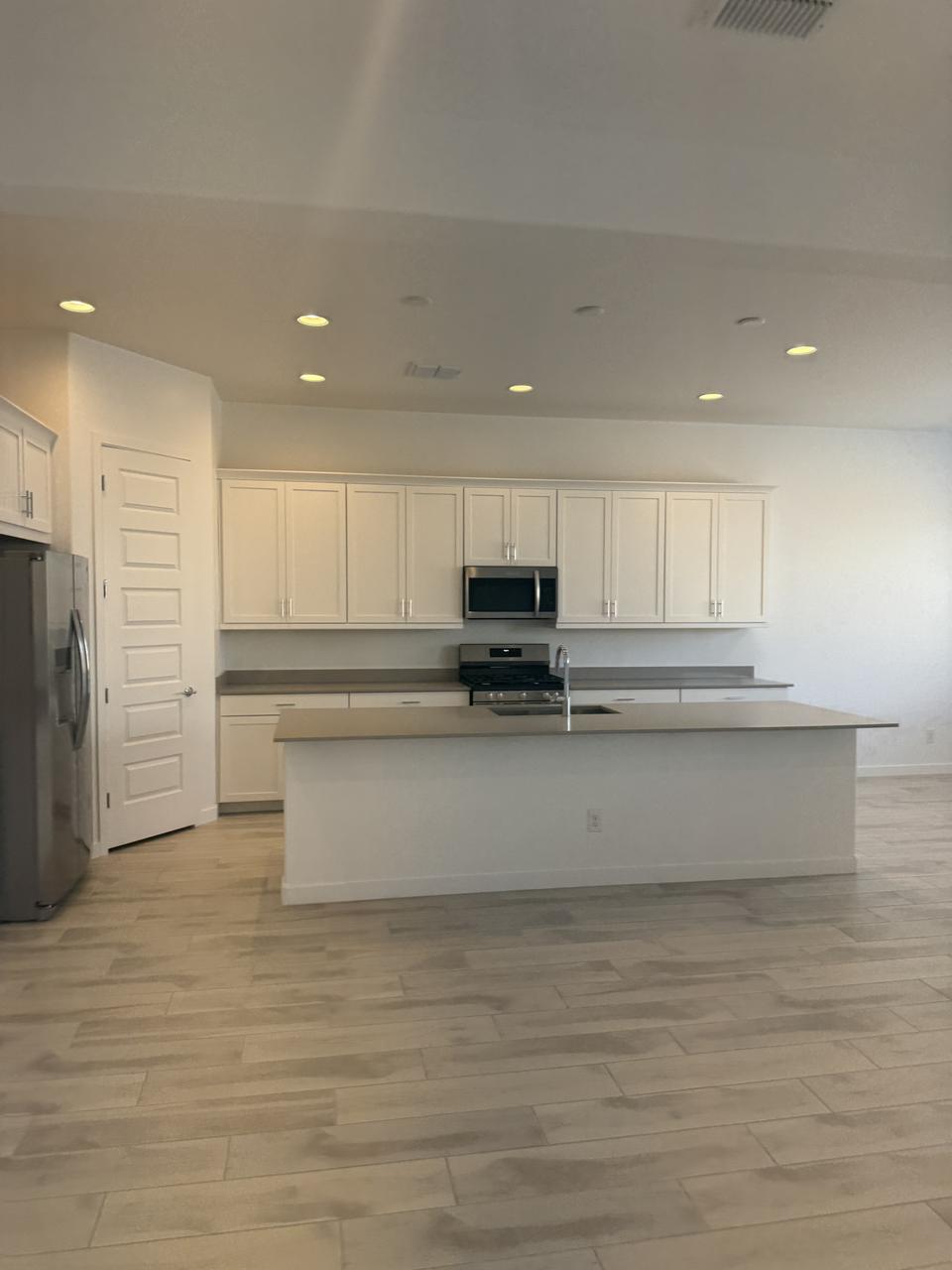 Profile photo 7 of 17