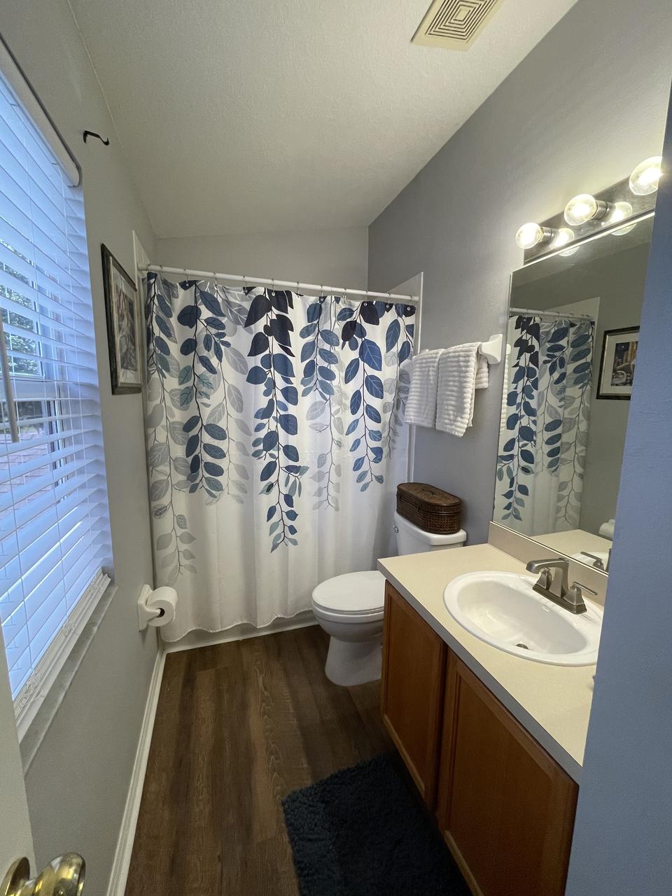 Profile photo 4 of 12