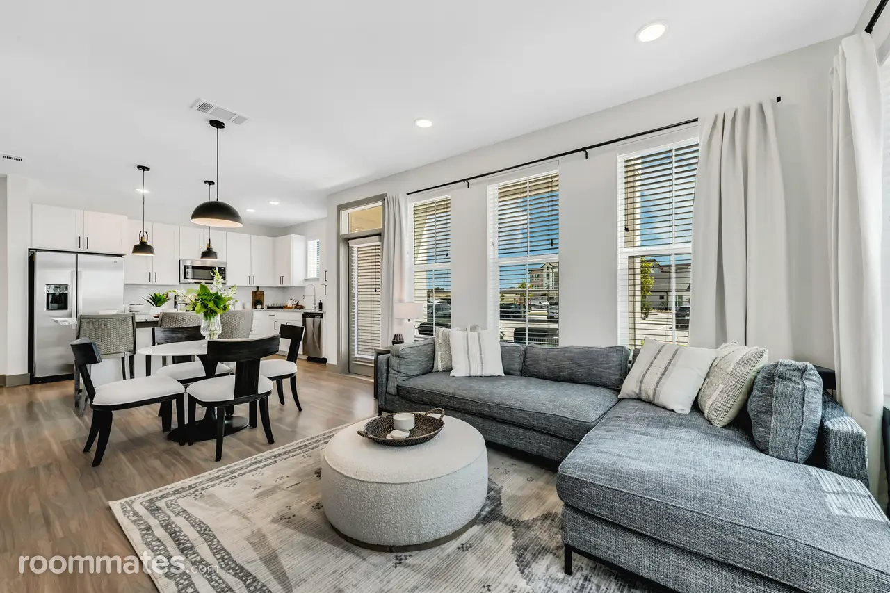 Profile photo 2 of 6