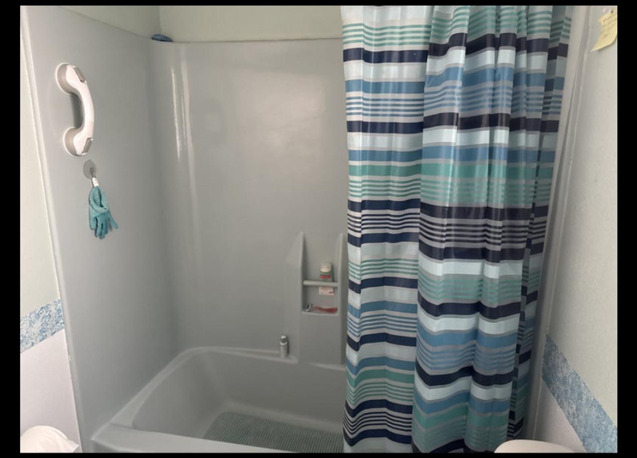 Profile photo 7 of 10