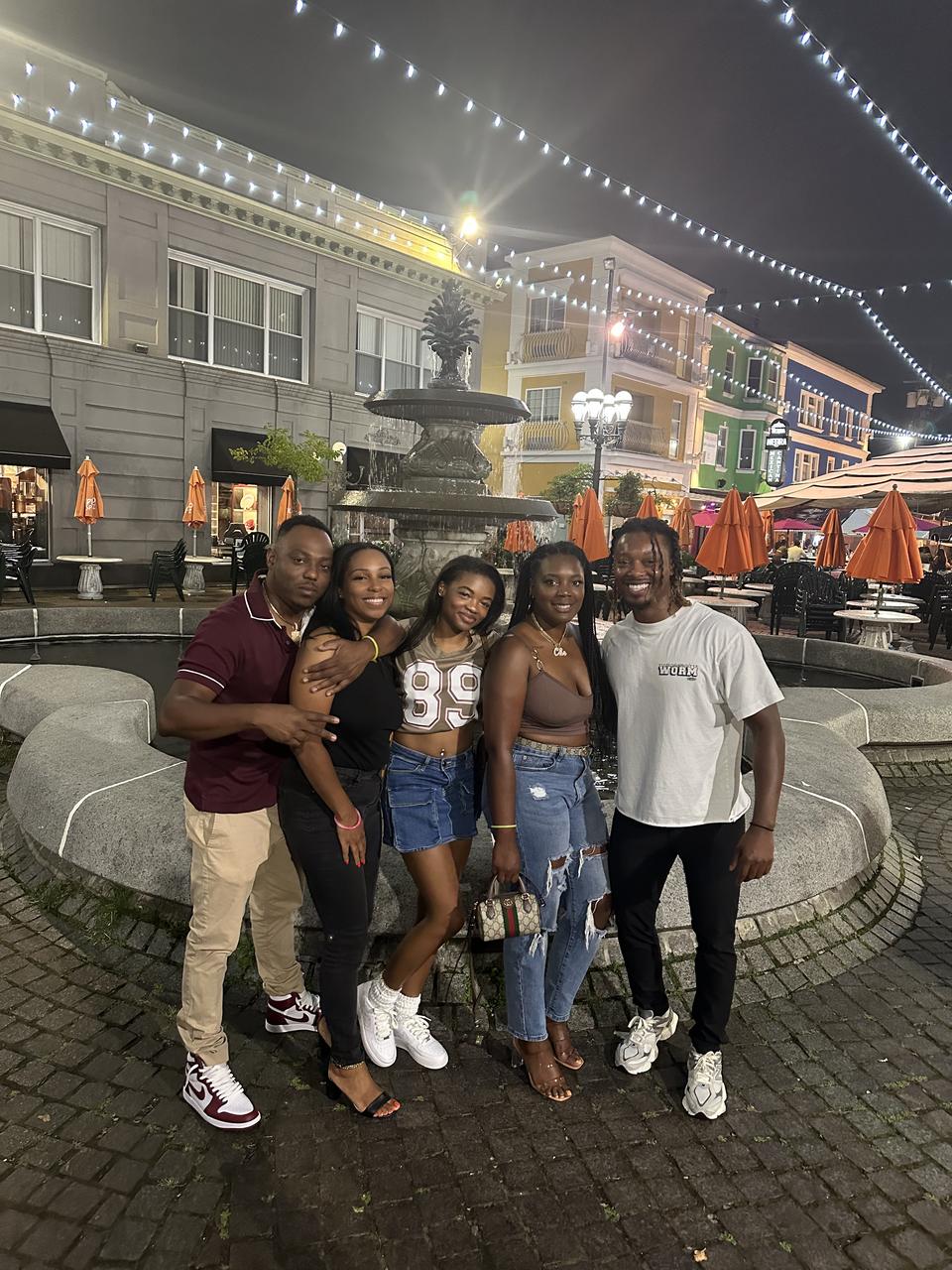 Profile photo 10 of 12