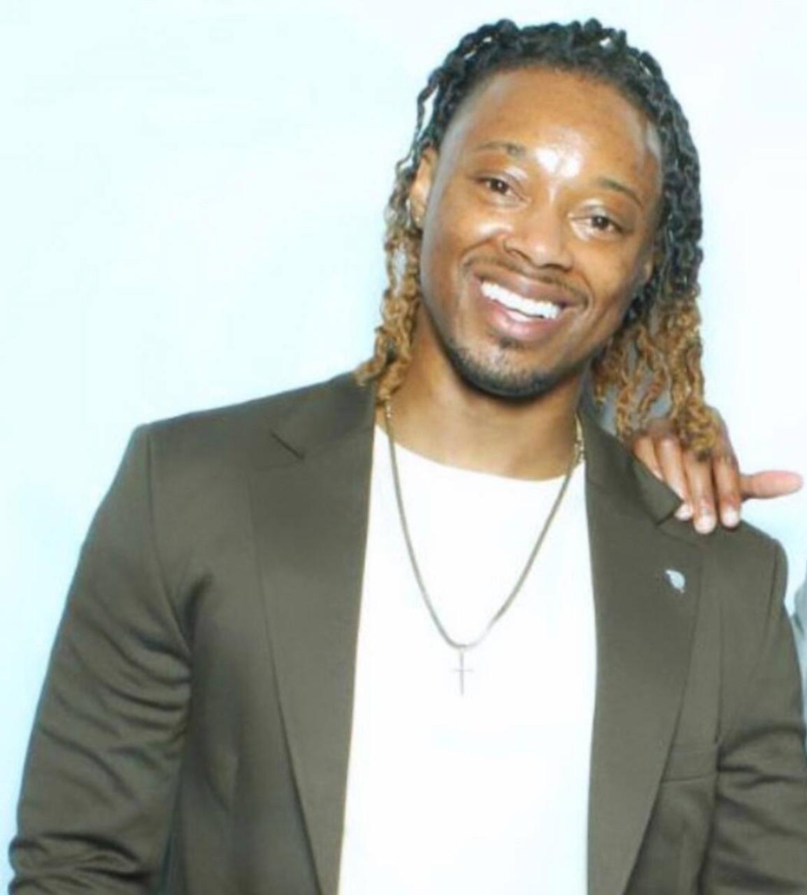 Profile photo 12 of 12