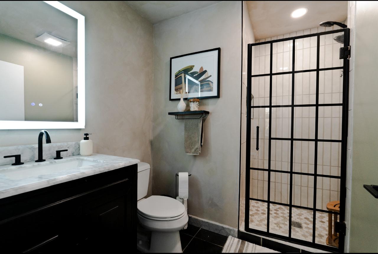 Profile photo 6 of 12