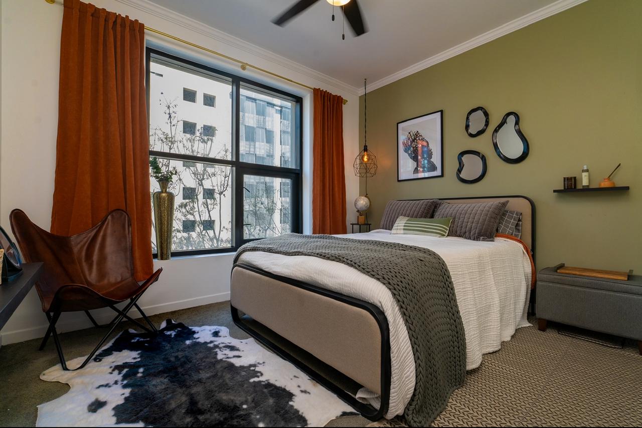 Profile photo 3 of 12