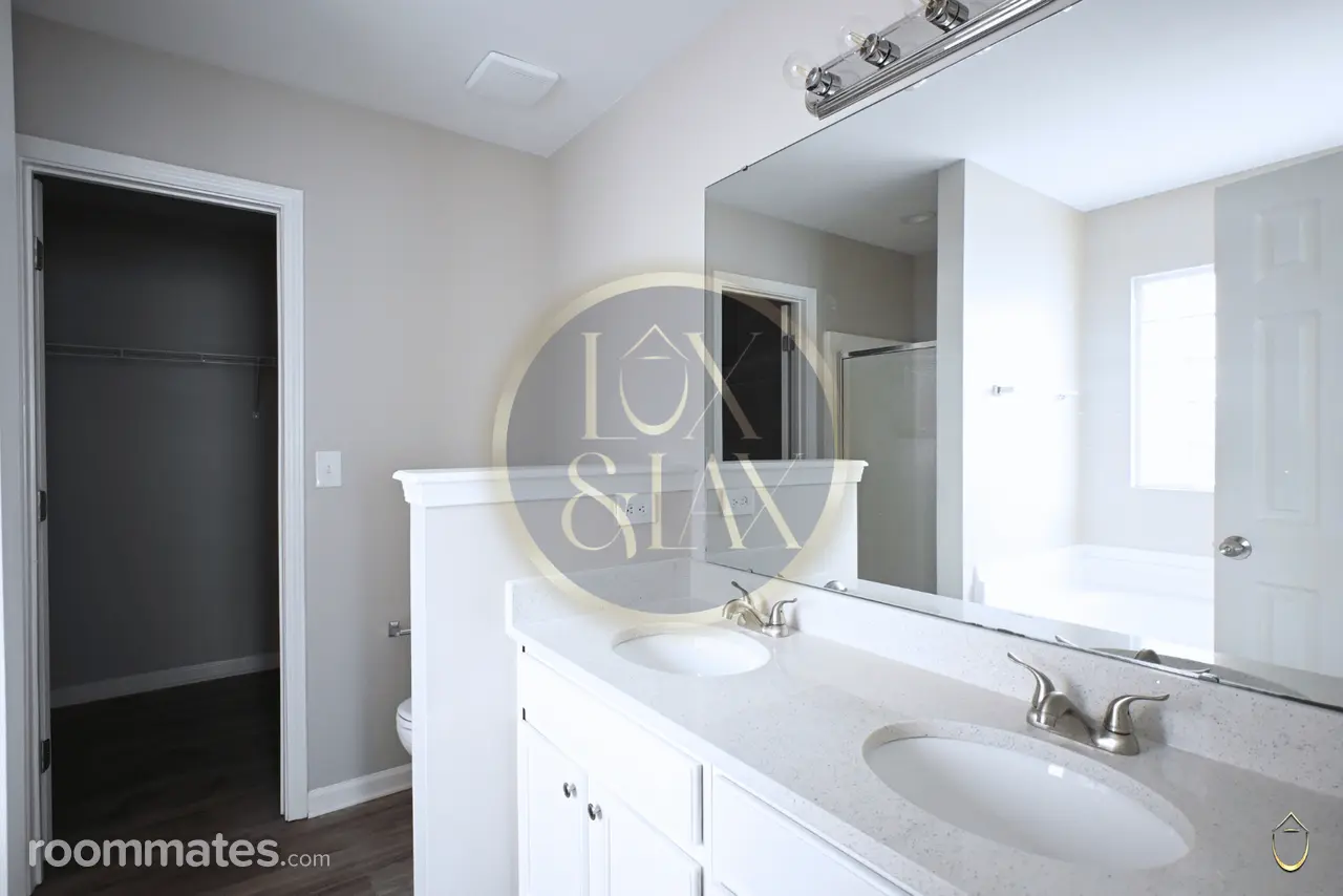 Profile photo 6 of 9