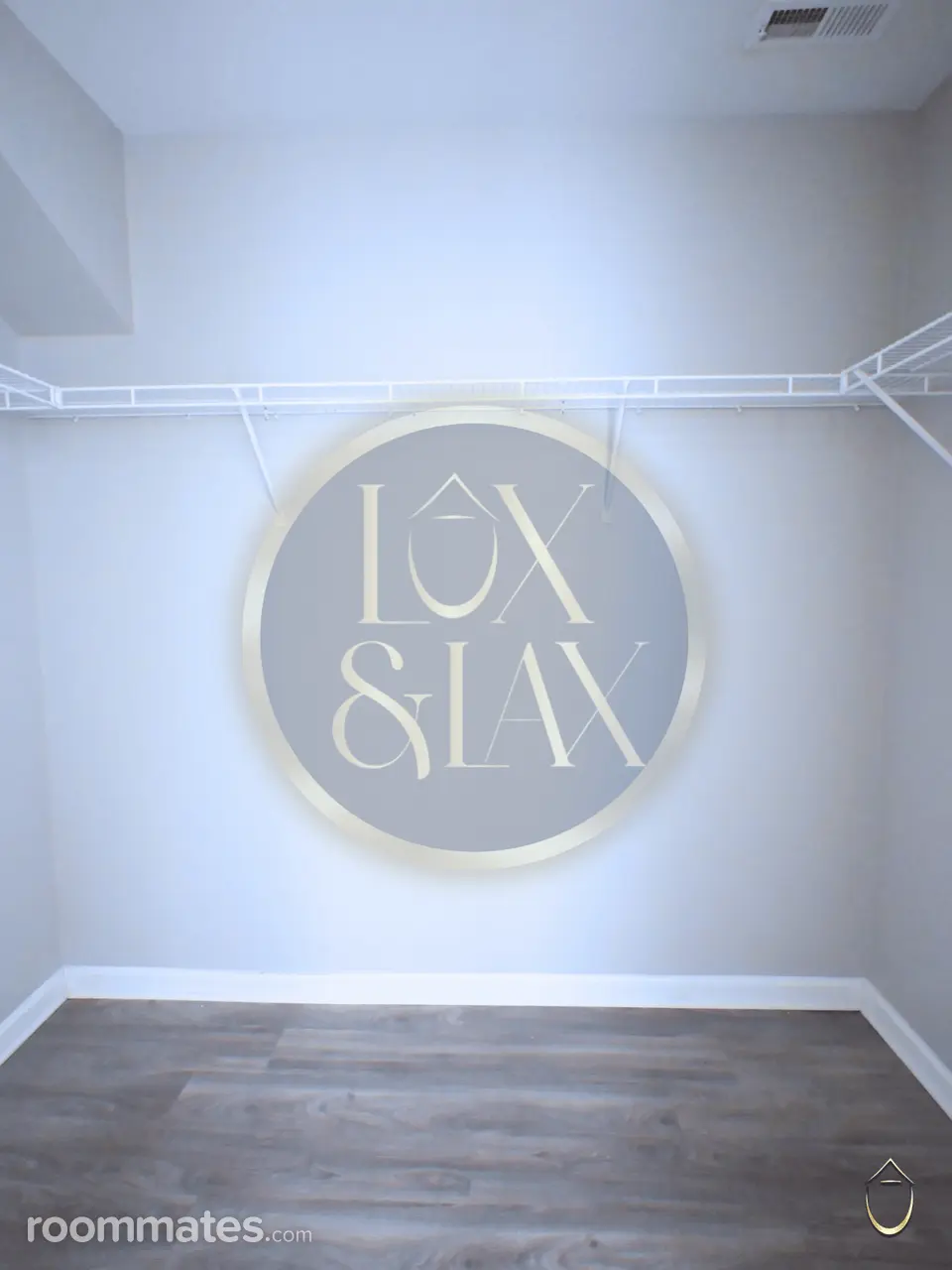 Profile photo 3 of 9