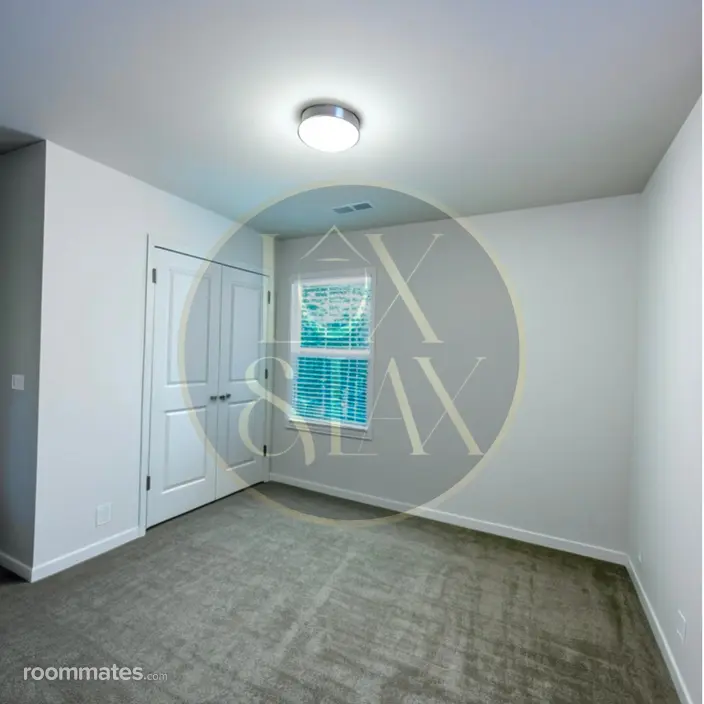 Room for rent in Charlotte, NC $825, house