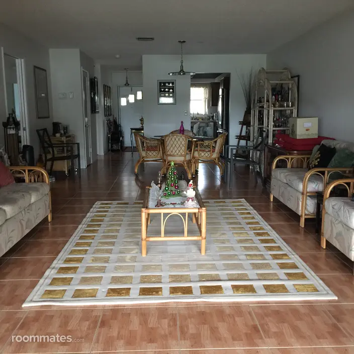 Room for rent in West Palm Beach, FL $1300, condo