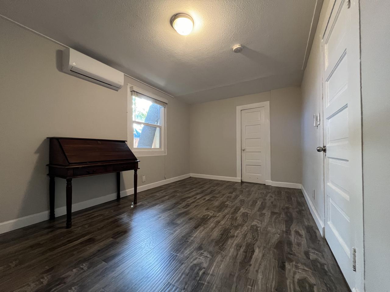 Profile photo 6 of 10