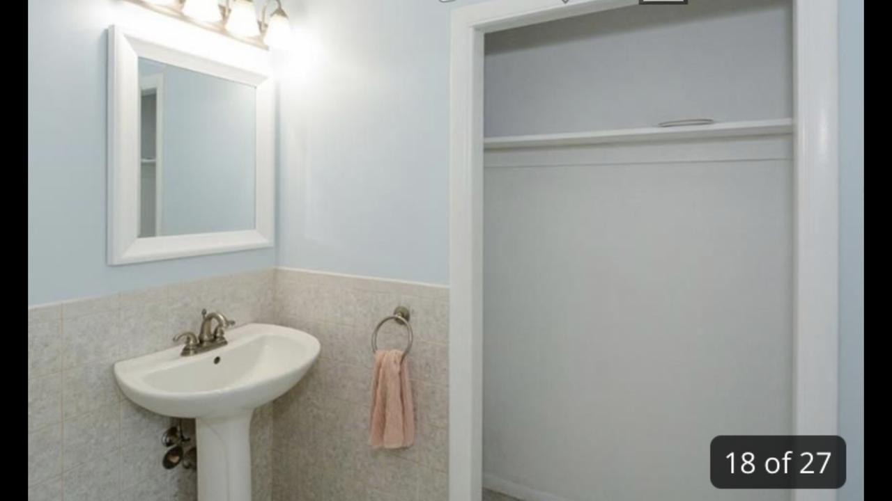 Profile photo 3 of 7