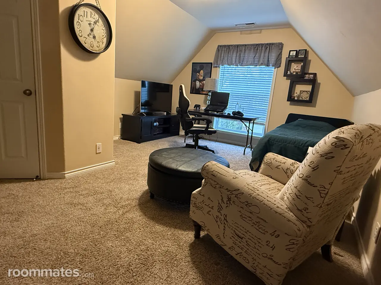 Profile photo 9 of 11