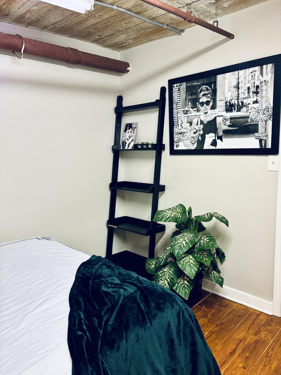 Profile photo 2 of 10