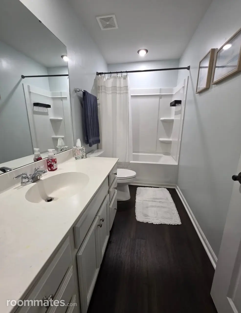 Profile photo 1 of 4