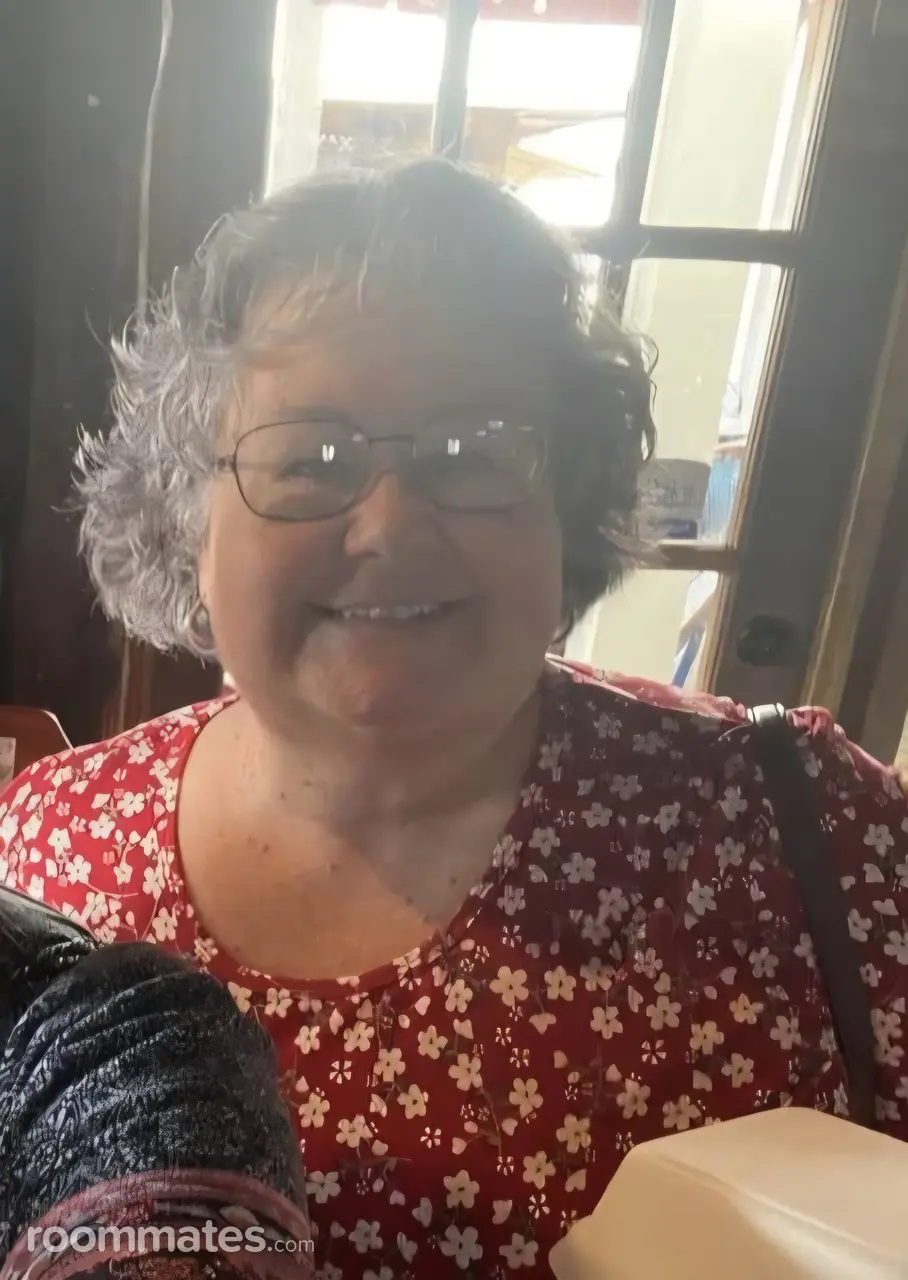 Profile photo 4 of 4