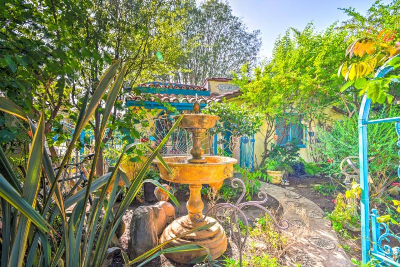 Profile photo 4 of 12