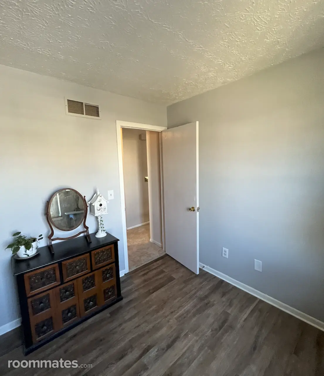 Profile photo 7 of 12