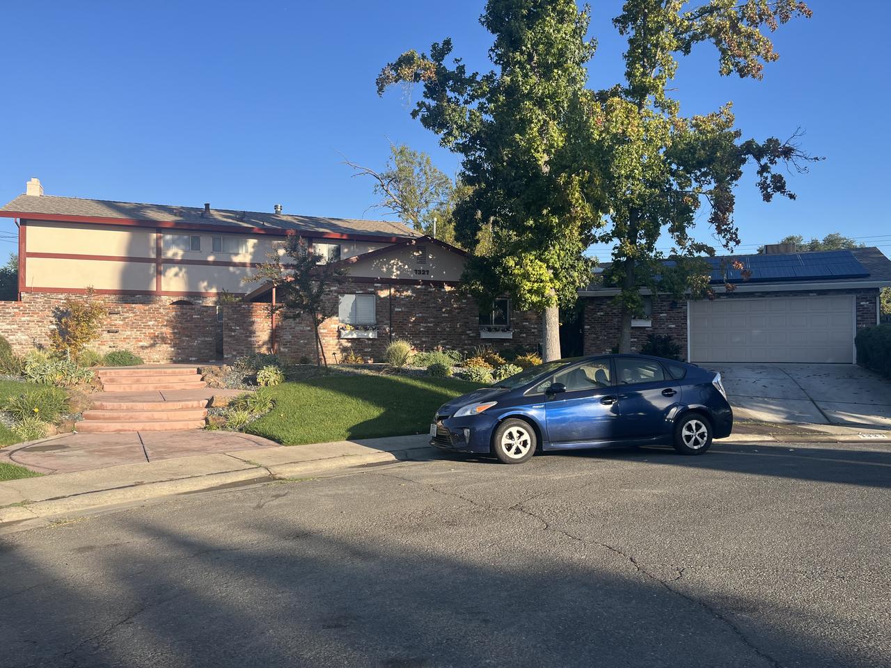 Profile photo 7 of 8