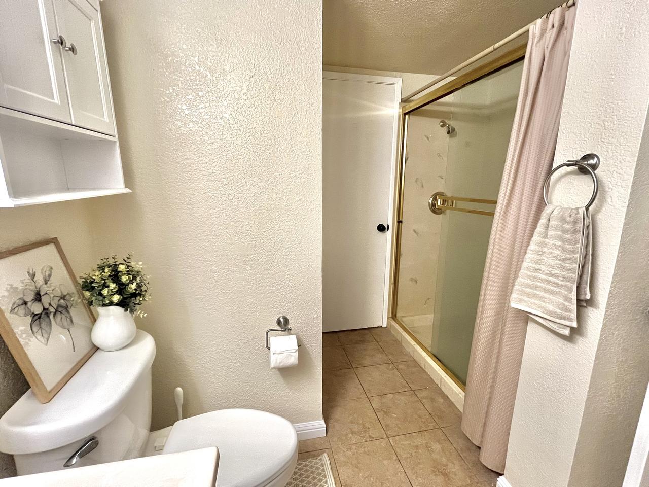 Profile photo 4 of 8