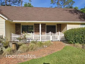 Room for rent in Gainesville, FL $900, house