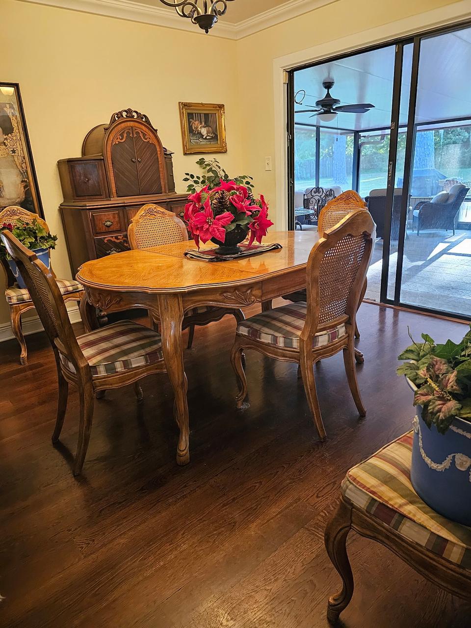 Profile photo 7 of 12