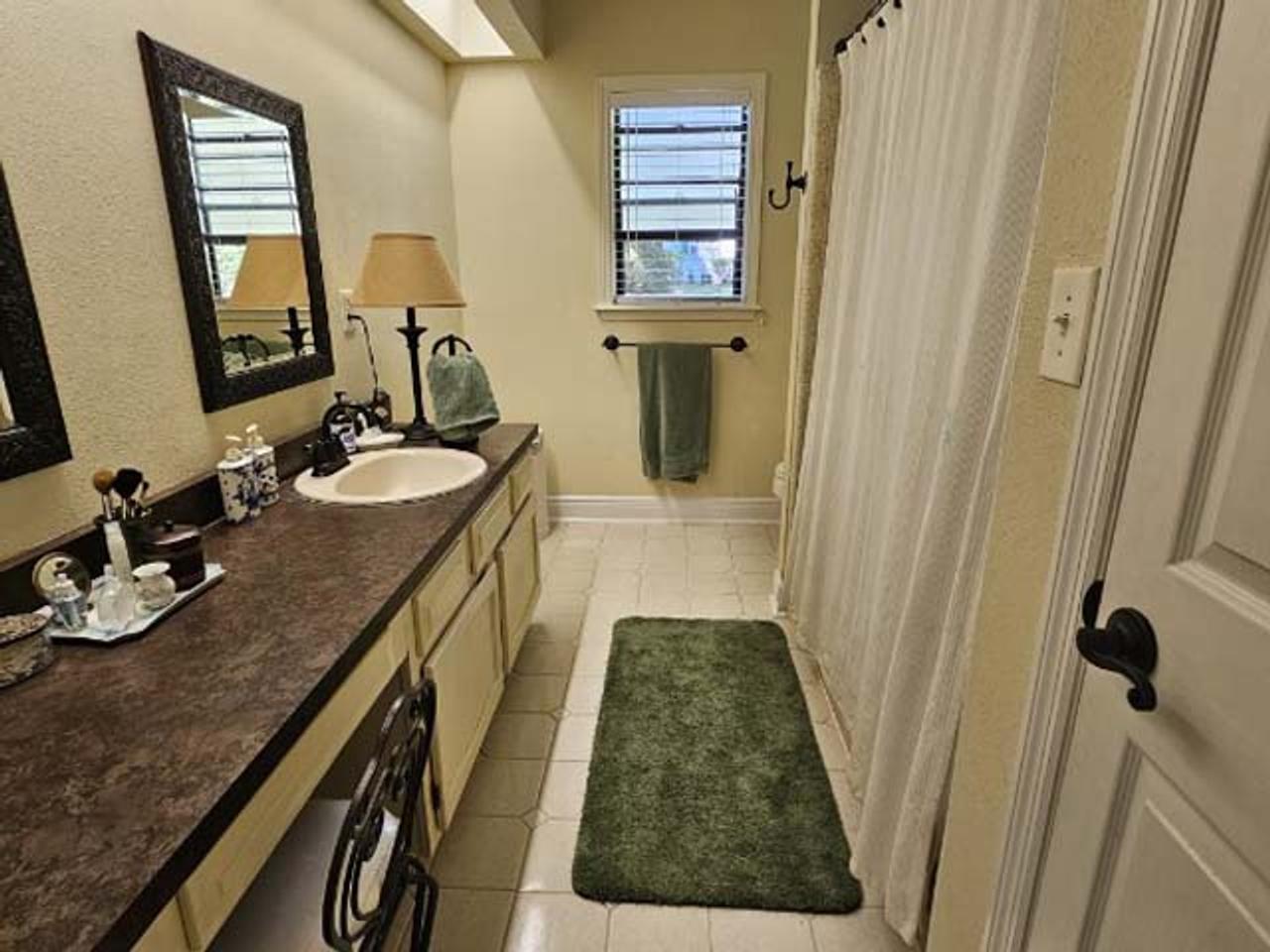 Profile photo 3 of 12