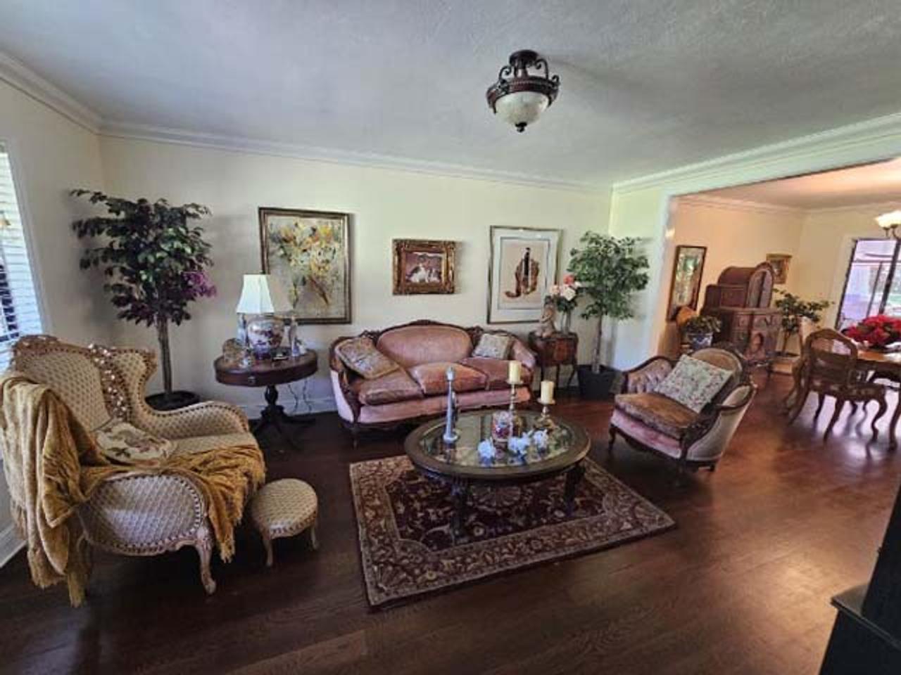 Profile photo 5 of 12