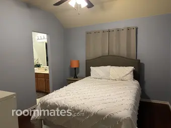 Room for rent in DeSoto, TX $1100, house