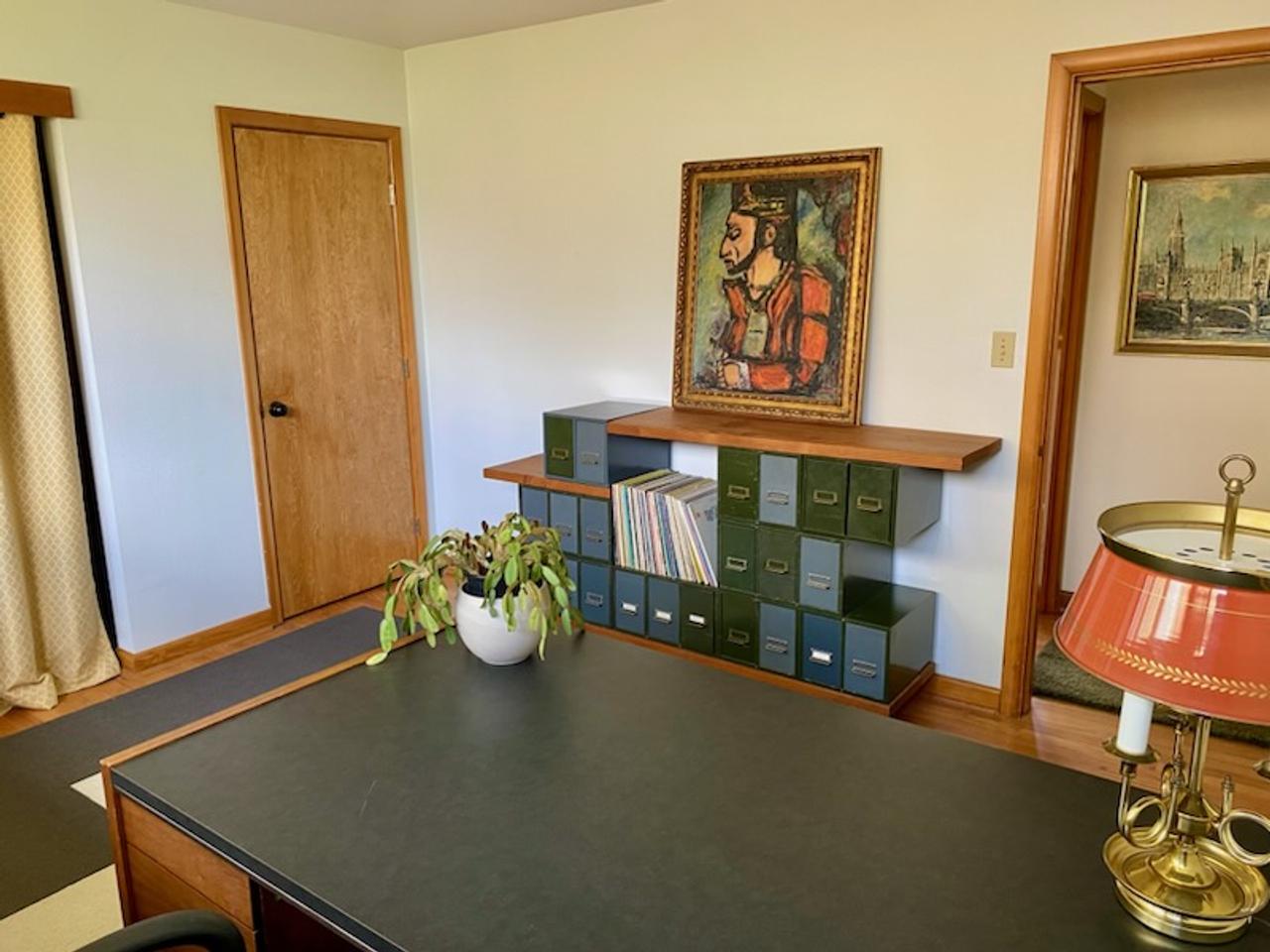 Profile photo 3 of 10