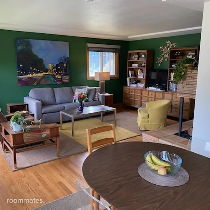 Room for rent in Portland, OR $1100, house