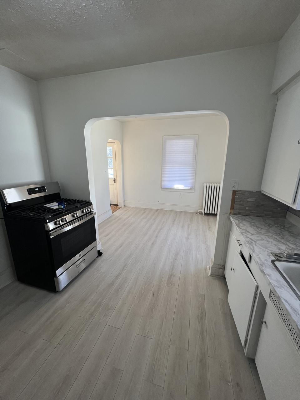 Profile photo 7 of 10