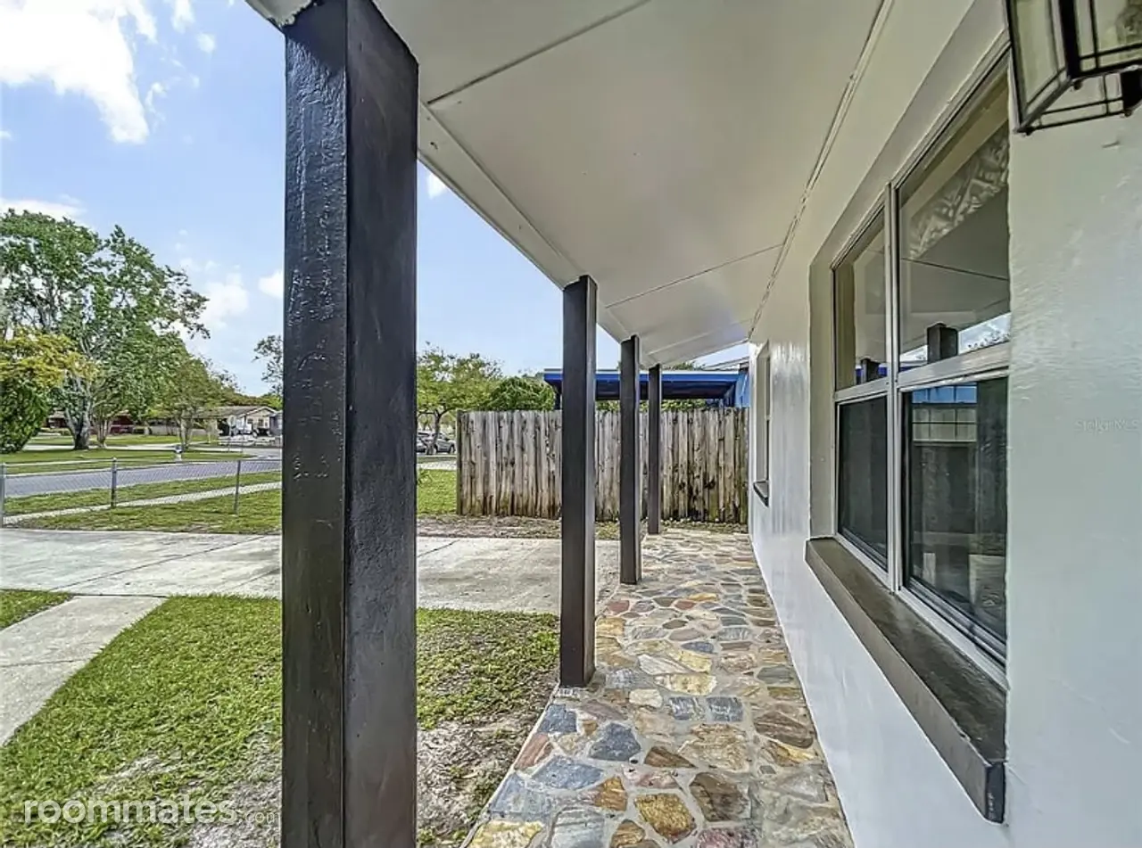 Profile photo 8 of 13