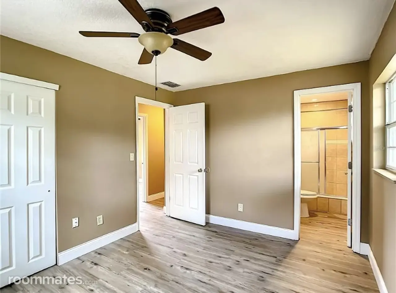 Profile photo 3 of 13