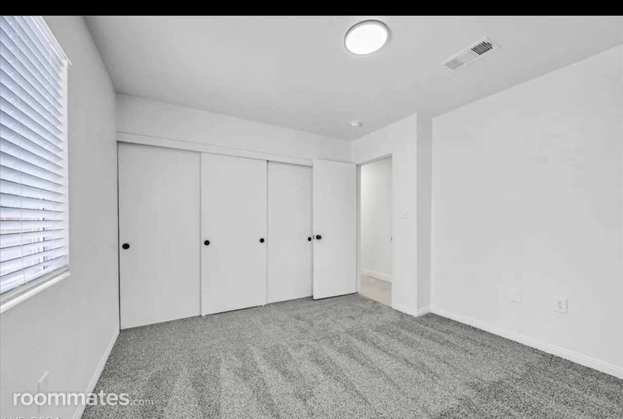 Profile photo 2 of 6