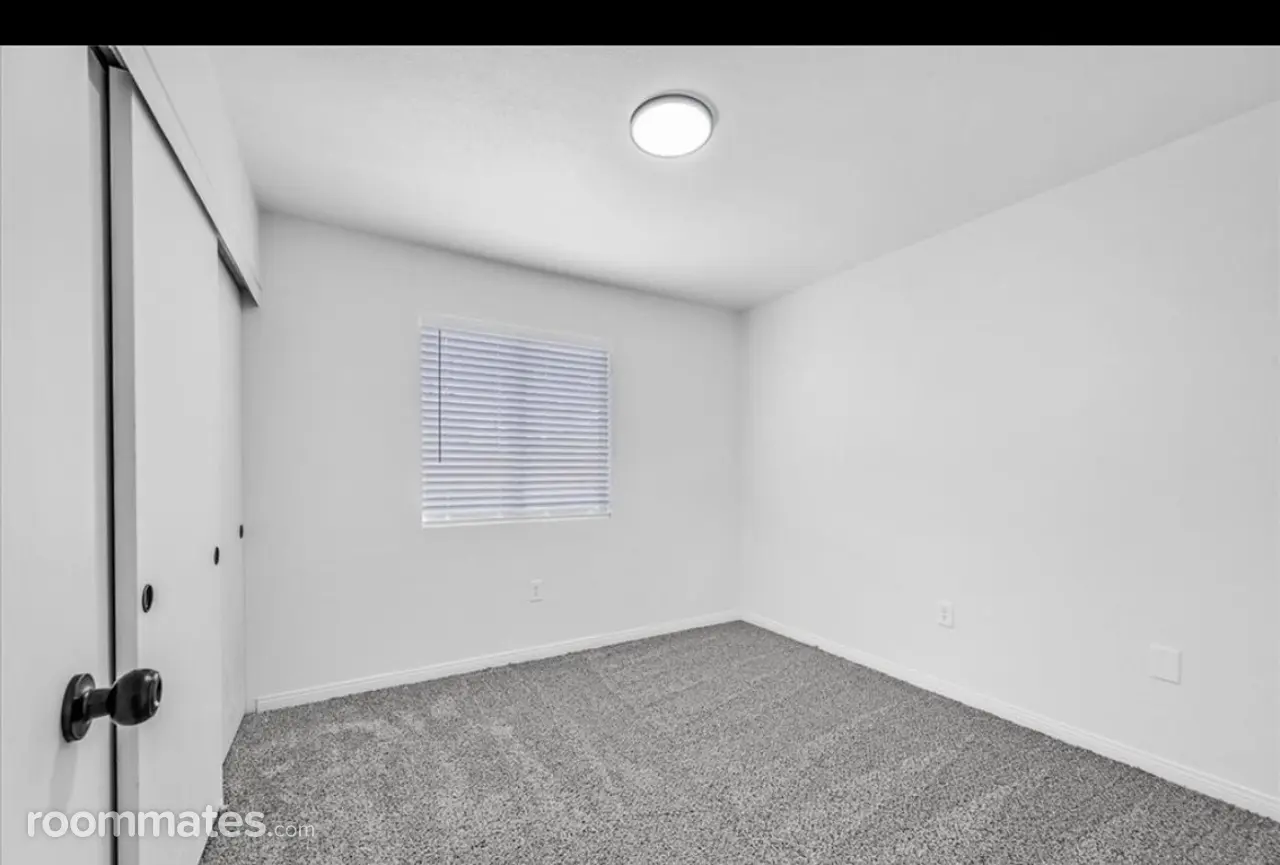 Profile photo 1 of 6