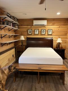 Room for rent in Hendersonville, NC $1000, house