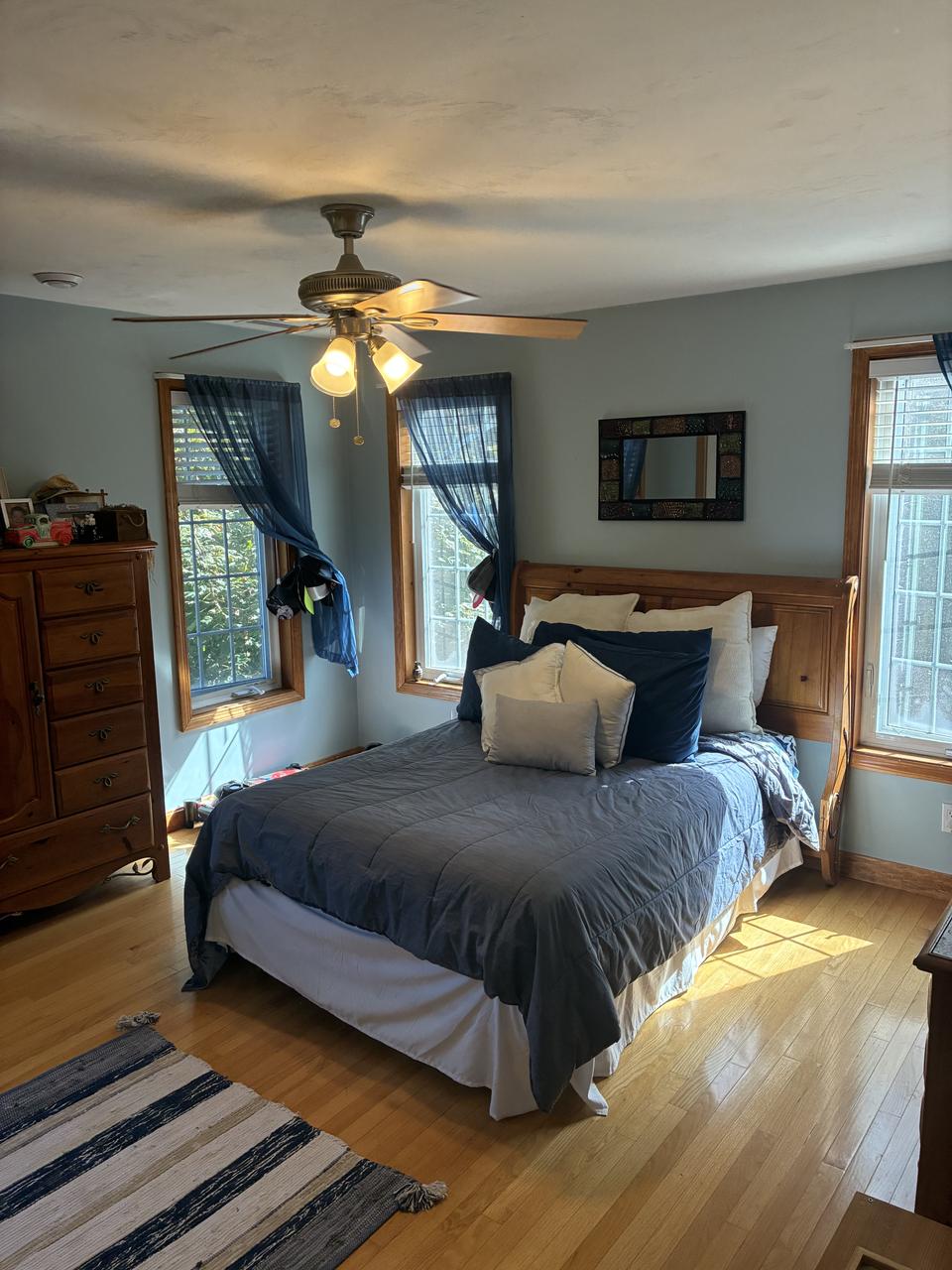 Profile photo 3 of 10