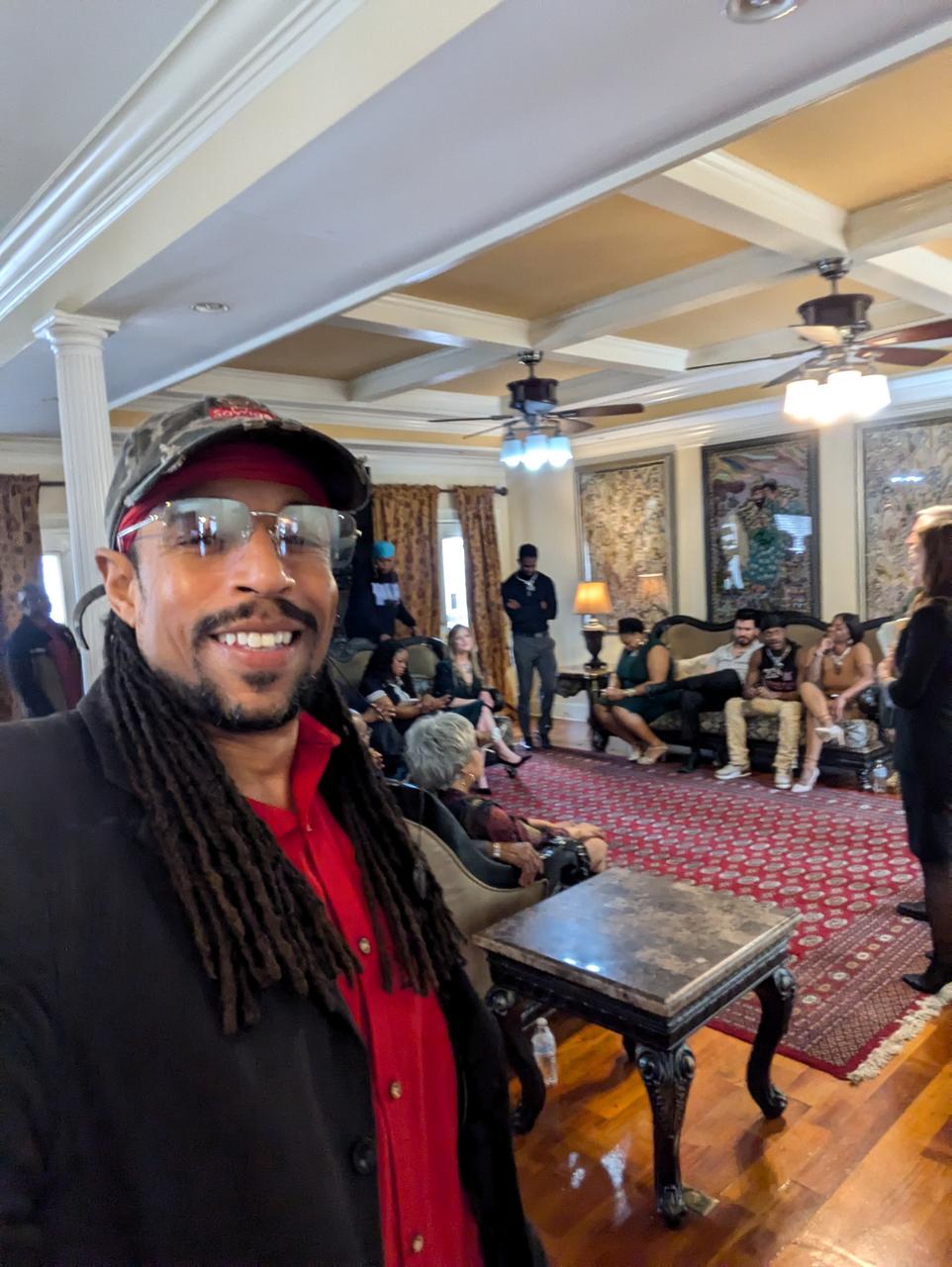 Profile photo 10 of 10