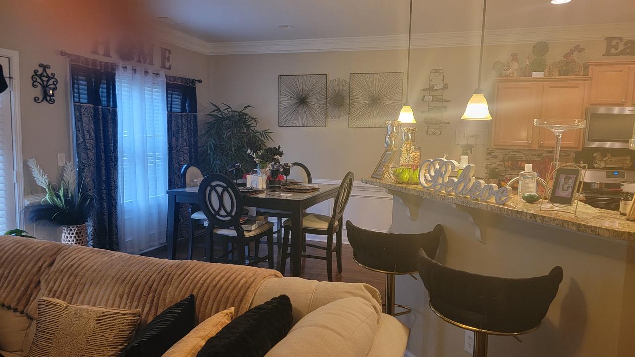 Profile photo 6 of 8