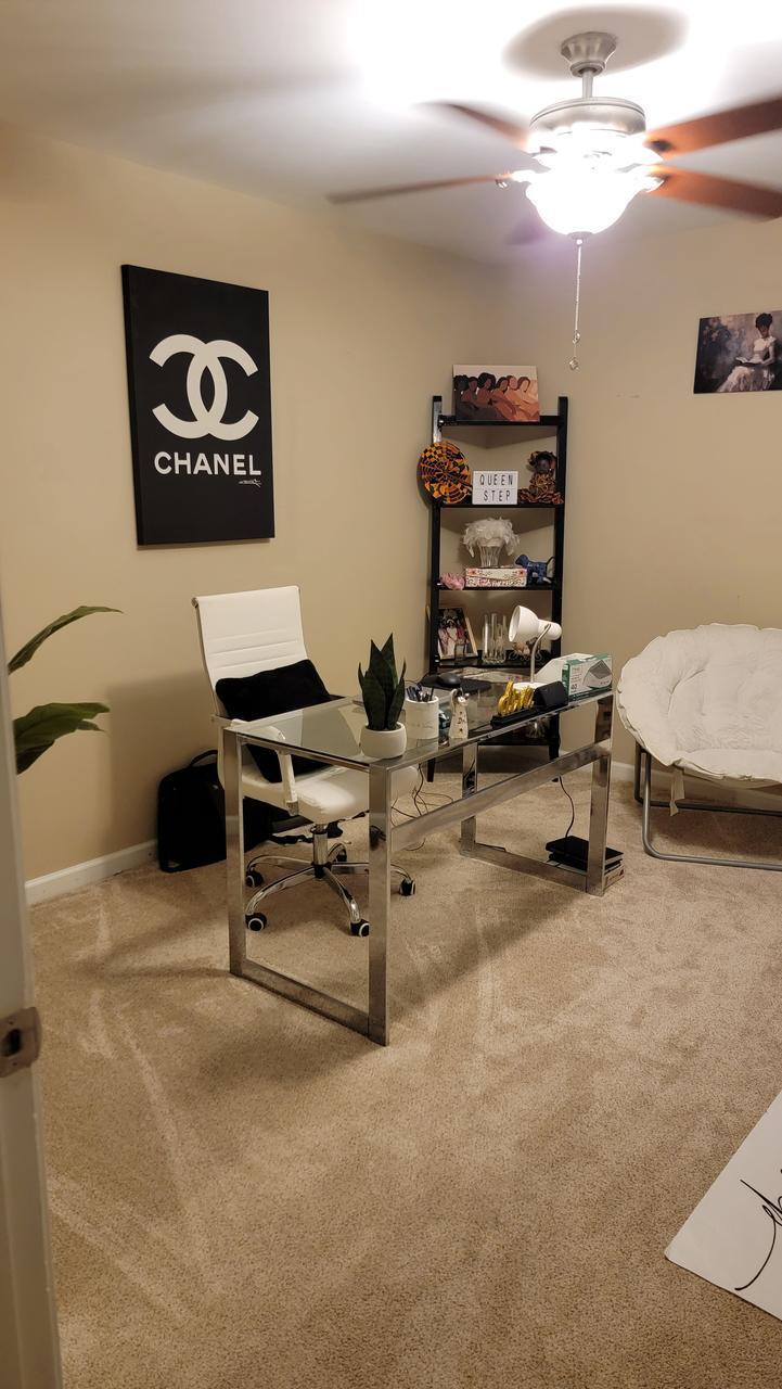 Profile photo 7 of 8