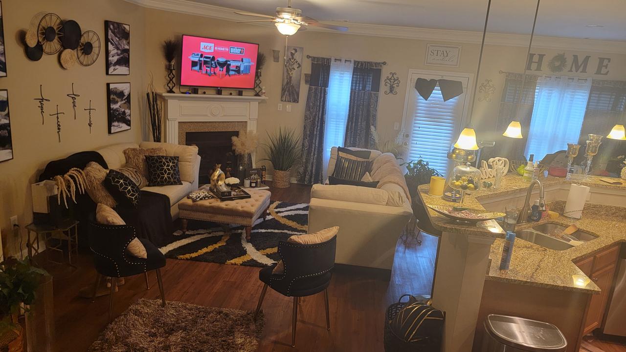 Profile photo 3 of 8