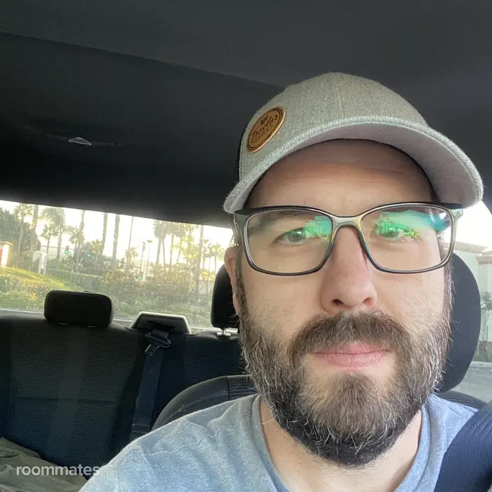 Roommate looking Corona, CA, $1000