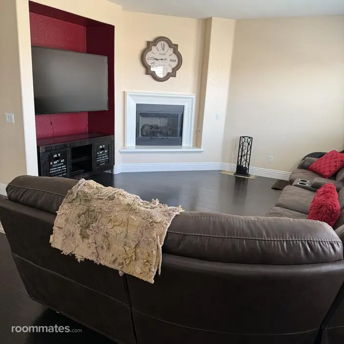 Room for rent in Corona, CA $1400, house