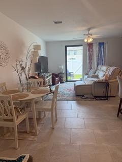 Room for rent in Fort Myers, FL $750, townhouse