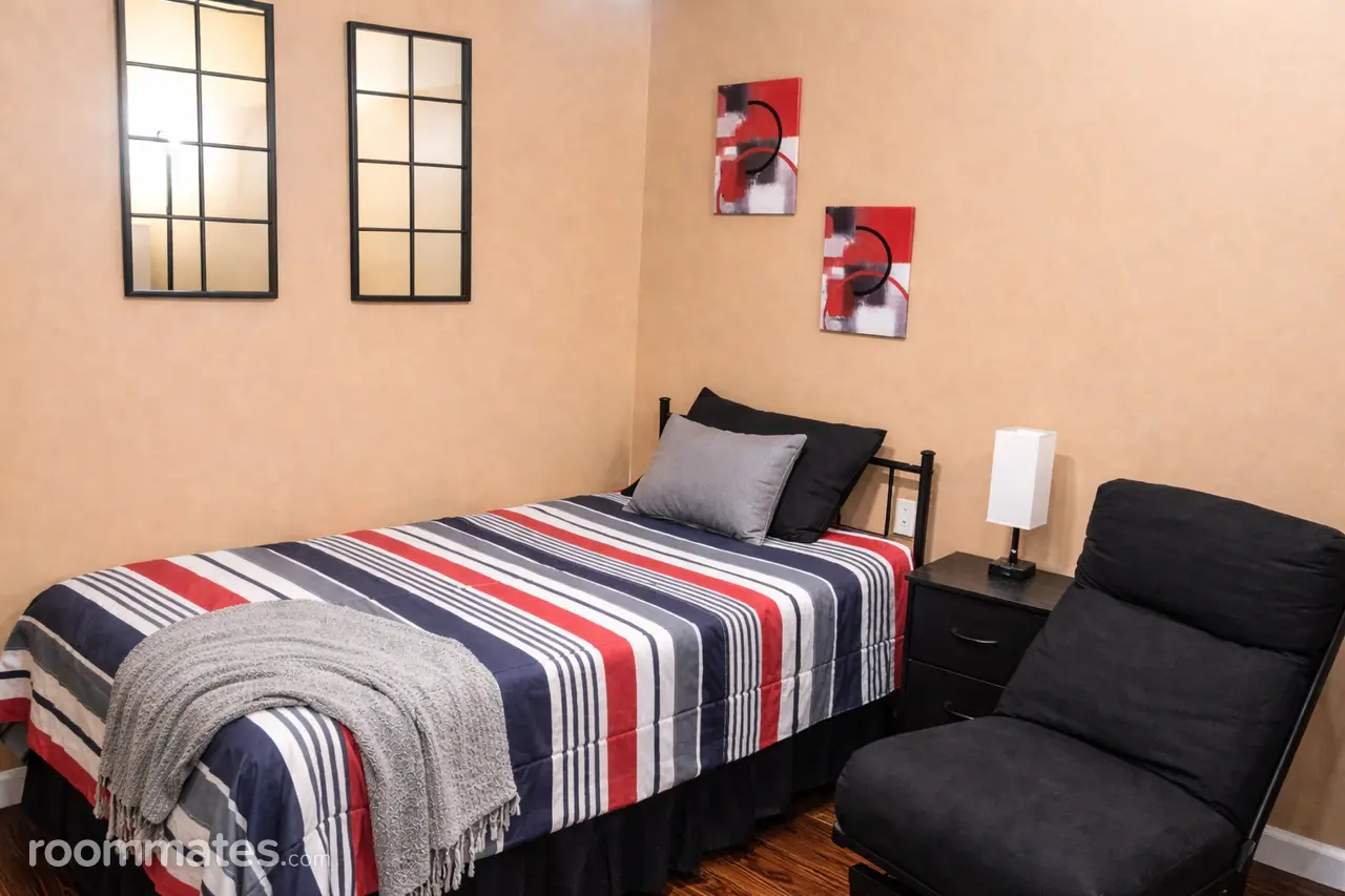 Profile photo 3 of 6