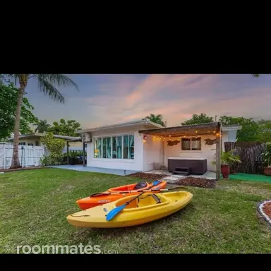 Room for rent in Wilton Manors, FL $1400, house