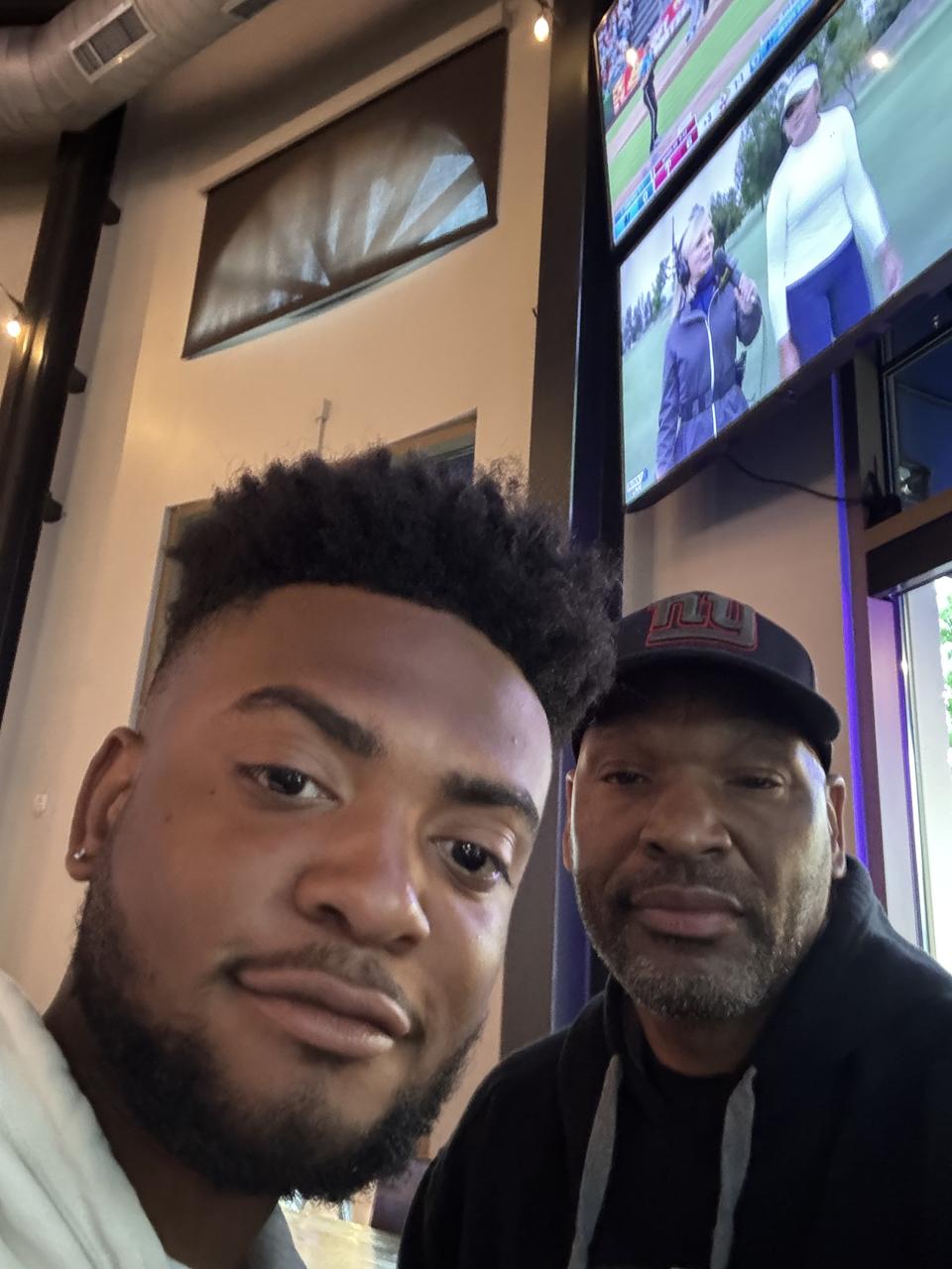 Profile photo 11 of 11