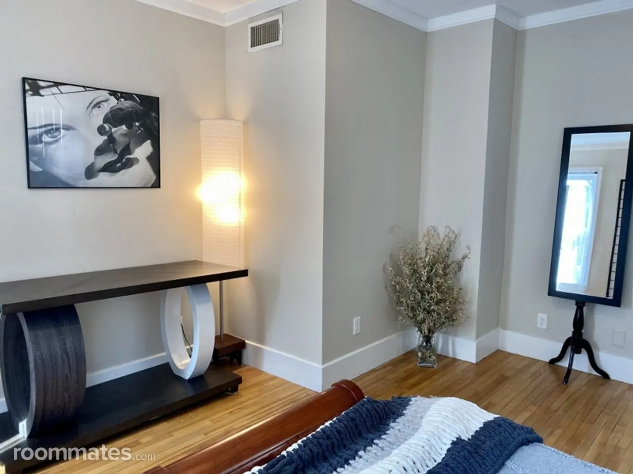 Profile photo 1 of 8