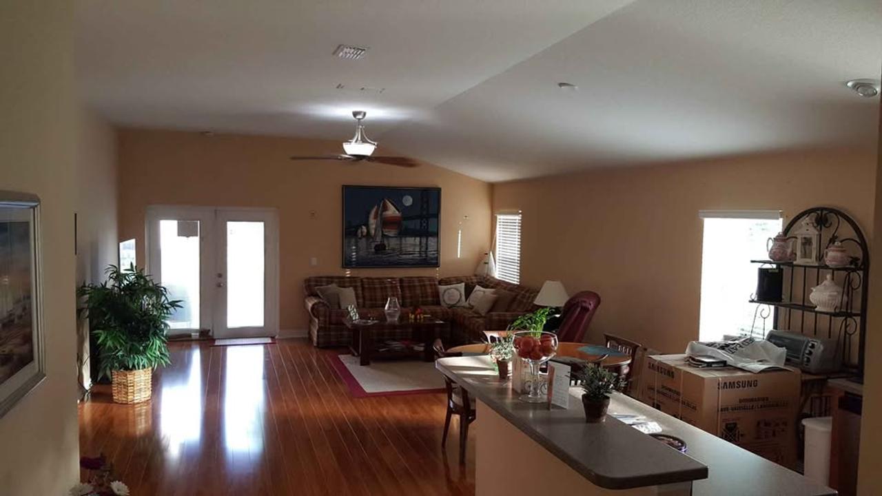 Profile photo 6 of 16