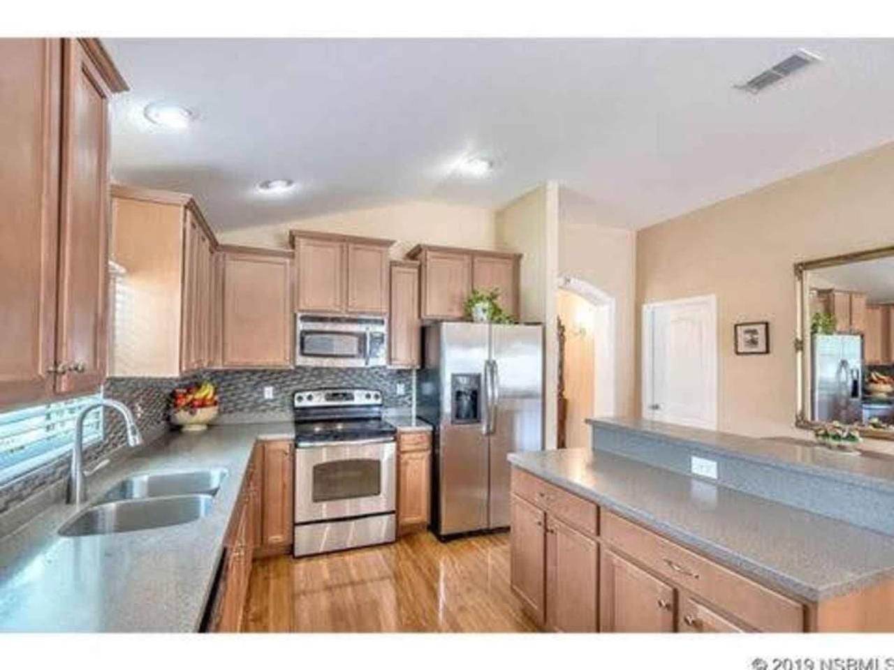 Profile photo 8 of 16