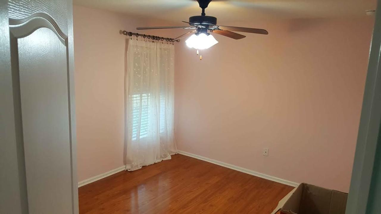 Profile photo 3 of 16